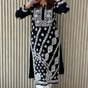 SANAYA Modal Chikanakri Kurta