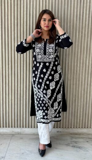 SANAYA Modal Chikanakri Kurta