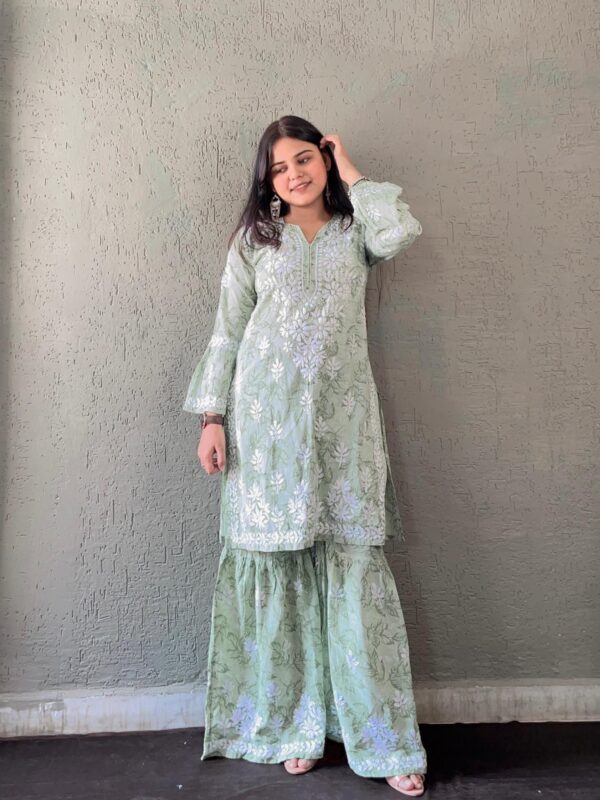 ROOP Chikankari Mul Mul Garara Set