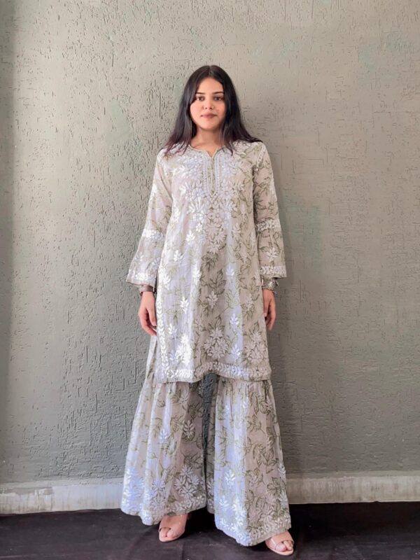 ROOP Chikankari Mul Mul Garara Set