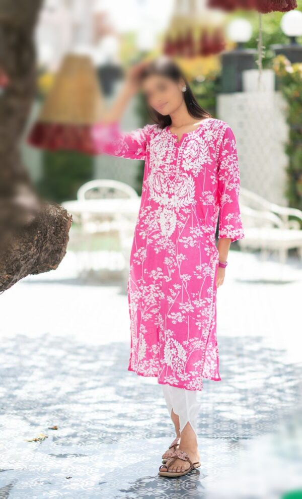 AAYAT Chikankari Mul Mul Kurta