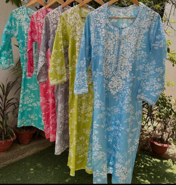 AAYAT Chikankari Mul Mul Kurta