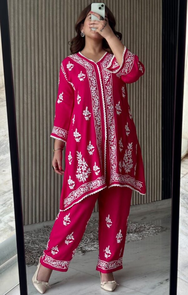 HAMNA Rayon Chikanakri Flared Kurta Set