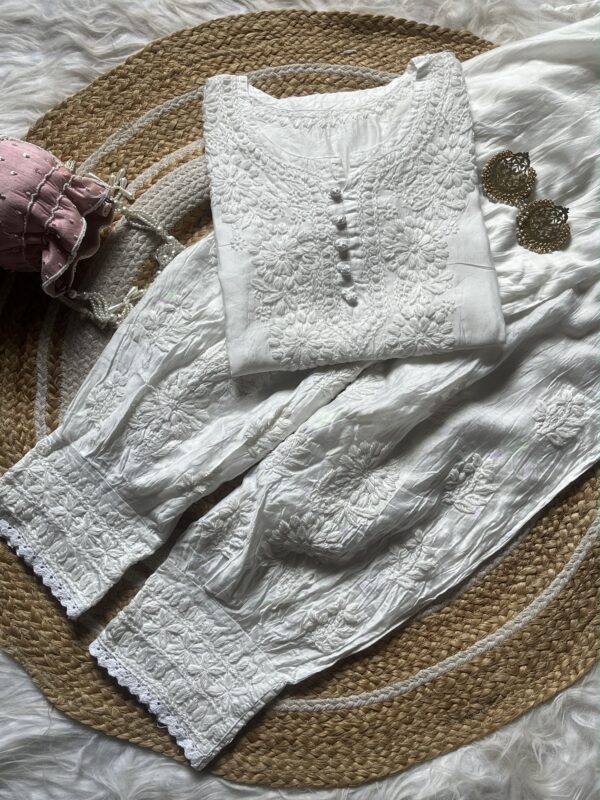 IMG-20260210-WA0061 CHANDERI CHIKANKARI C0-ORD SET