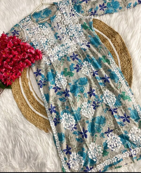 HUMA Mul Mul Chikanakri Kurta